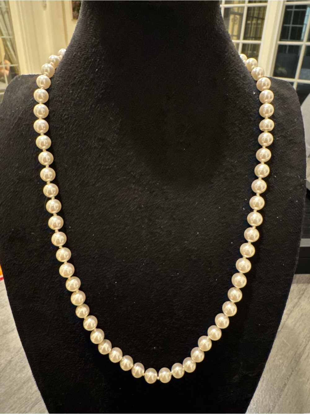 Vintage Style Faux Pearl Necklace Ivory Cream Beaded Gold Tone Screw Clasp